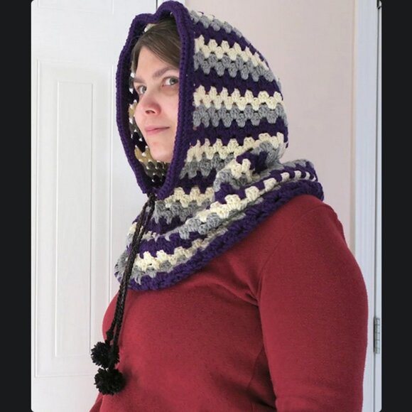 NEW NWOT Handmade Crochet Hooded Cowl with pompoms - Machine-Washable Acrylic - Picture 3 of 3